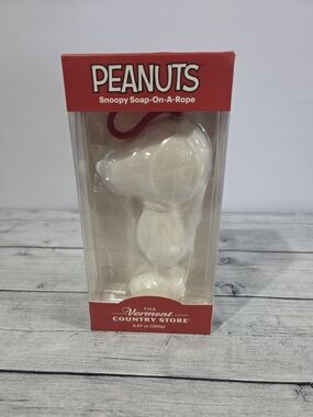 Peanuts The Vermont Country Store Snoopy Soap-On-A-Rope